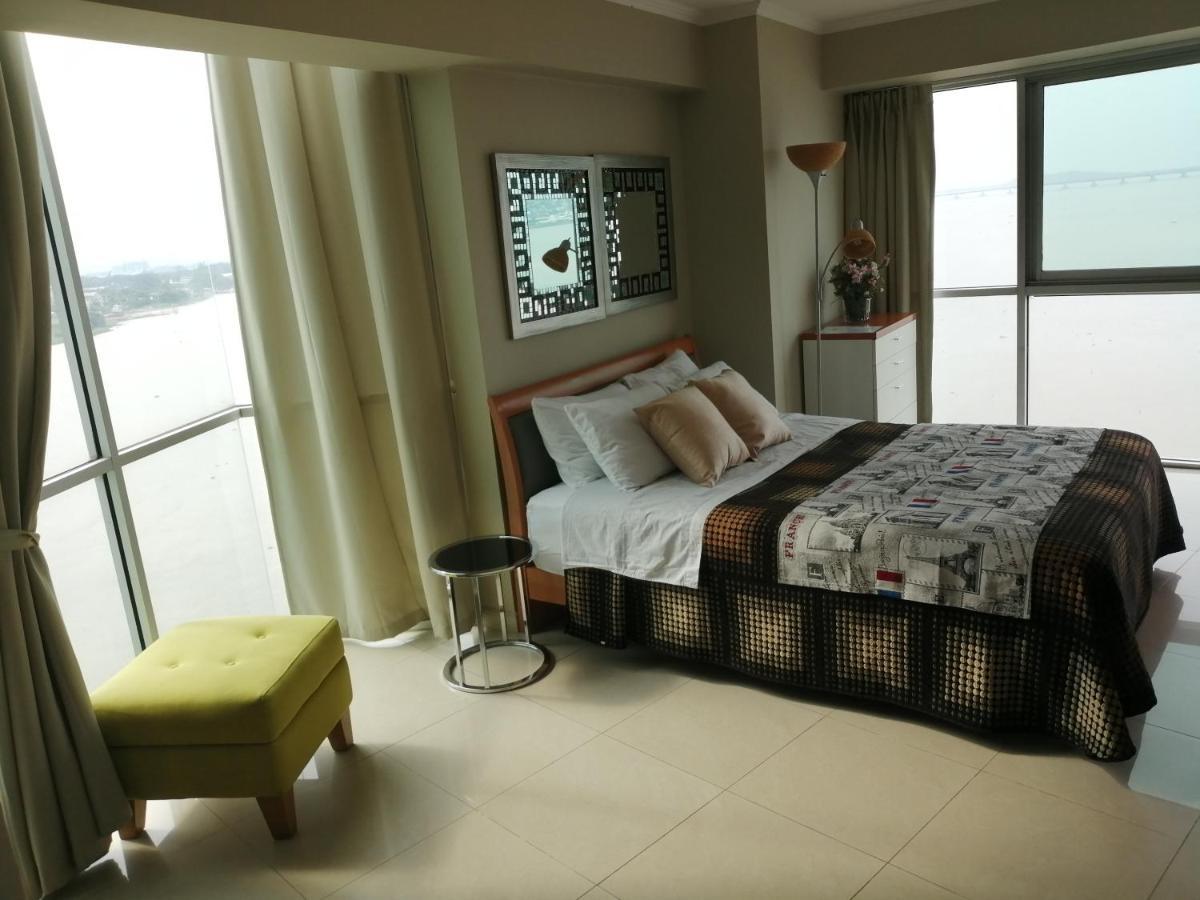 Puerto Santa Ana Suites Guayaquil Kültér fotó